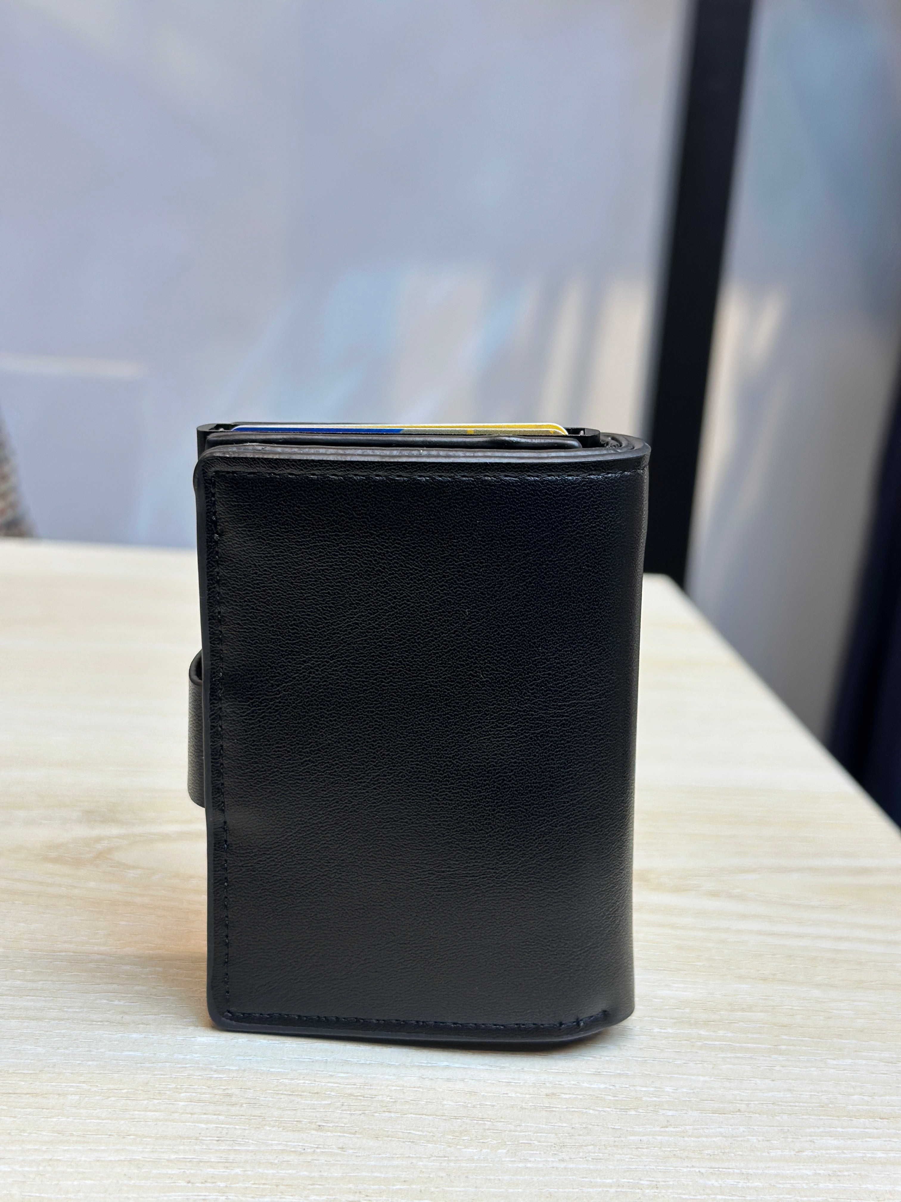 Men's Wallets & Card Holders | Leather & RFID