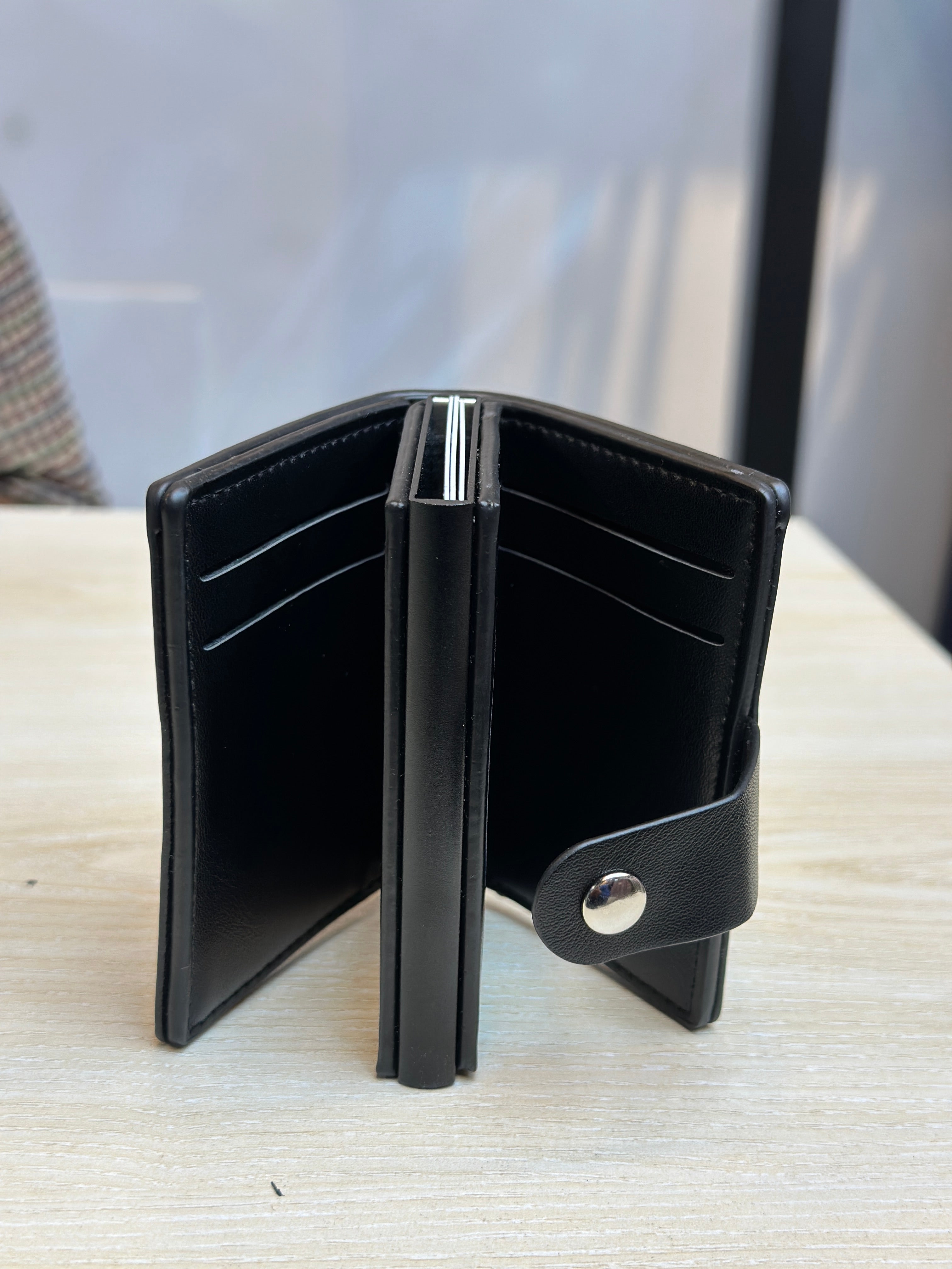 Men's Wallets & Card Holders | Leather & RFID